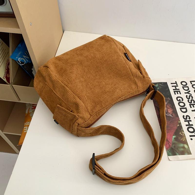 

Retro Corduroy Messenger Bag Men S Trendy Simple And Versatile Casual Commuting Shoulder Bag Women S Mailman Bag Men коричневый