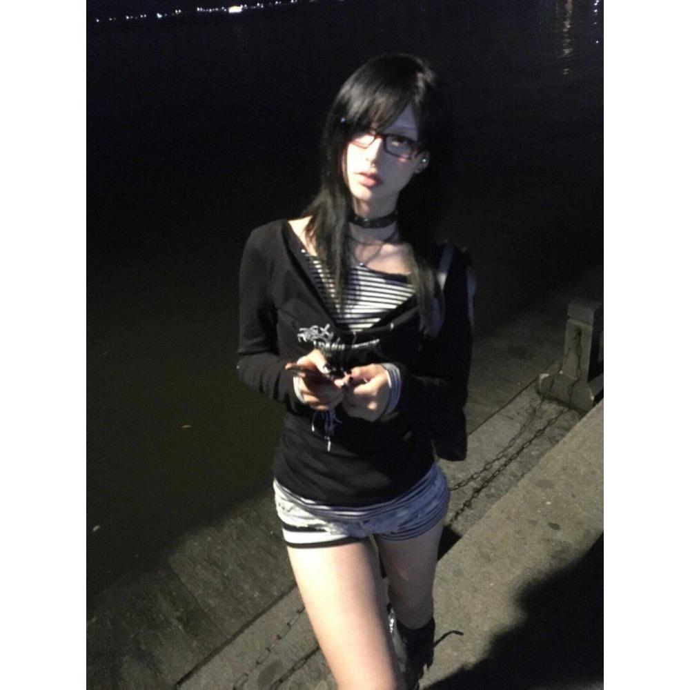 VAYLA Japanese Y2k Fake Two-piece Tops Trashy 2000s Tattoo Print T-shirt Grunge Aesthetics Patchwork T Shirts Gothic Vintage