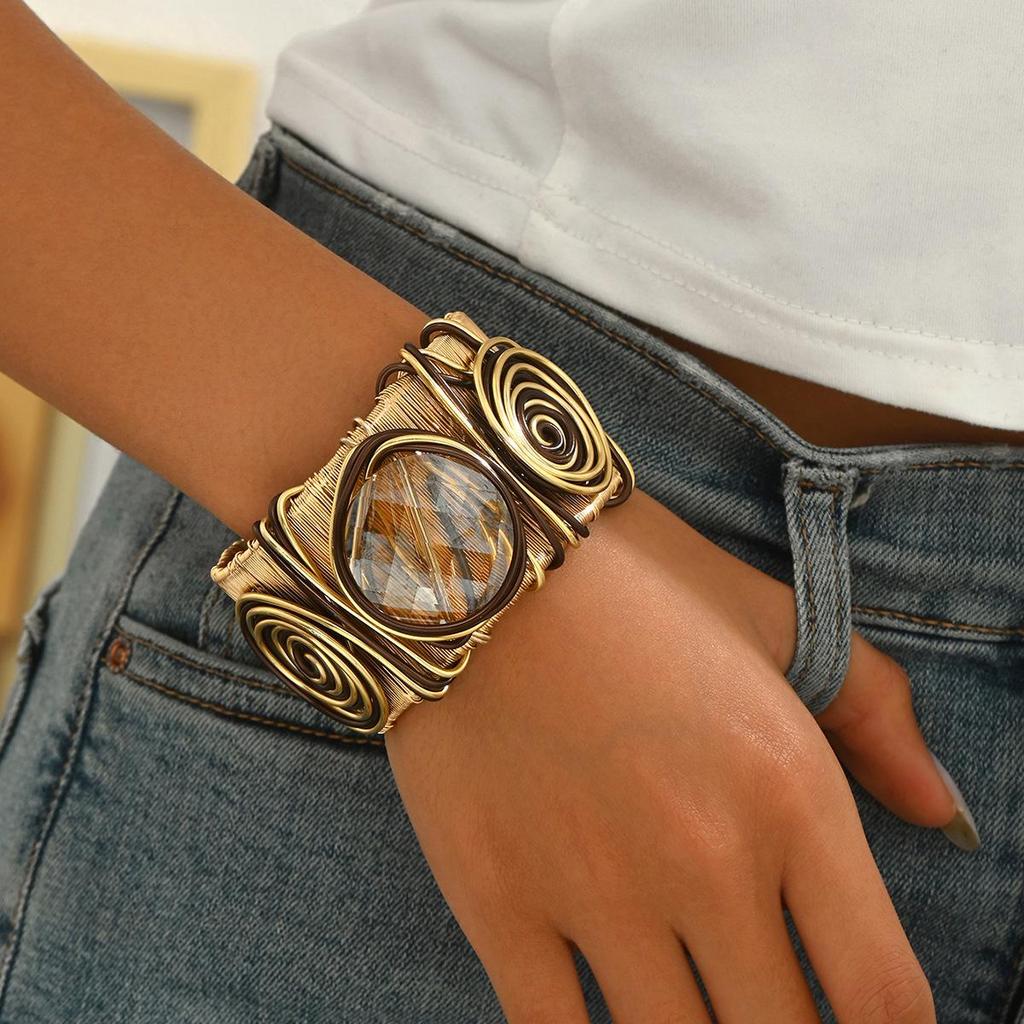 Elegant Women's Gem-Inlaid Threaded Bracelet: European & American Style