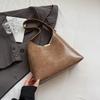 2025 Autumn New Niche Texture Armpit Bag Women's Retro Simple Tote Bag Casual Large Capacity Shoulder Bag