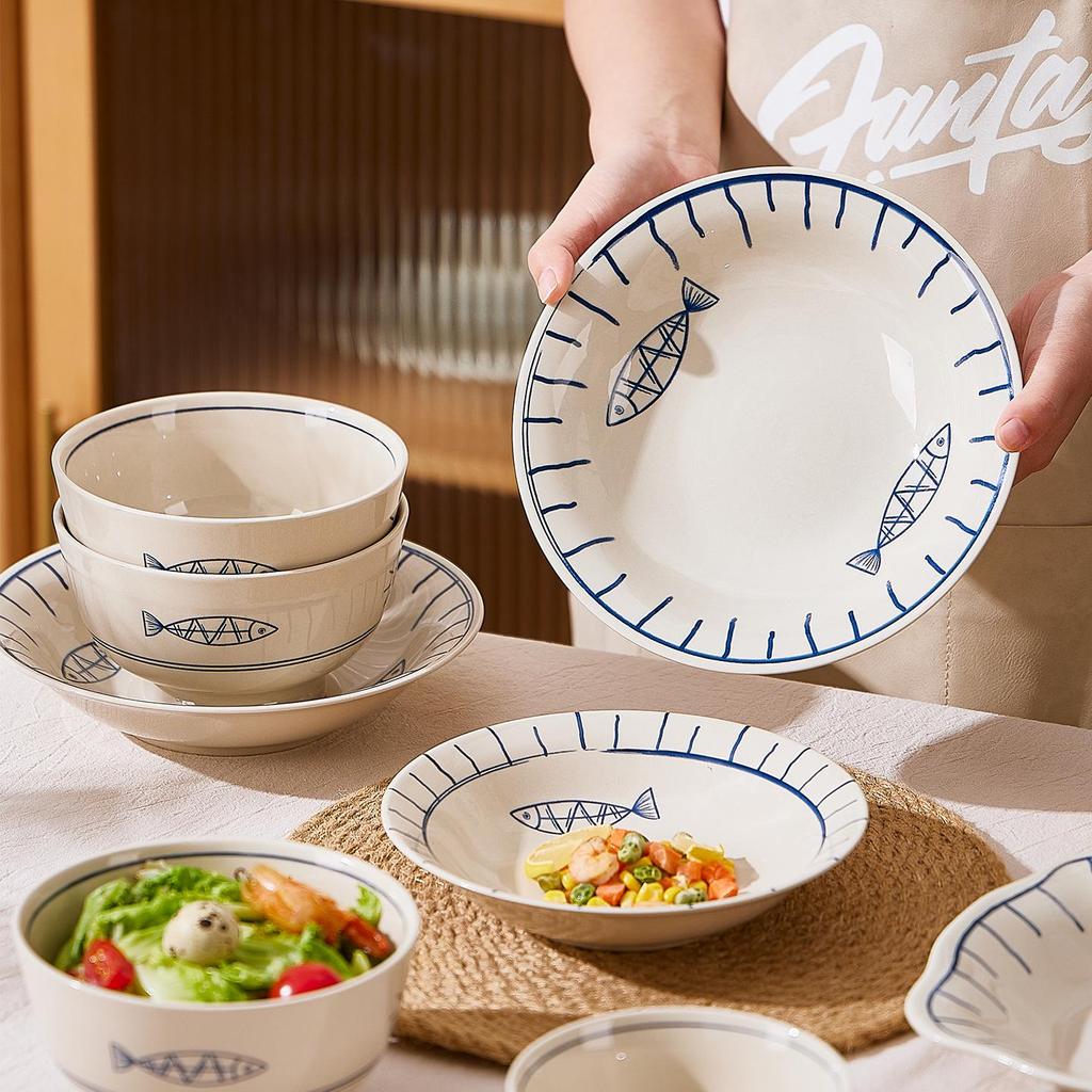 Keramik-Geschirrset im japanischen Wabi-Sabi-Stil: Schüsseln & Teller mit Unterglasurfarbe