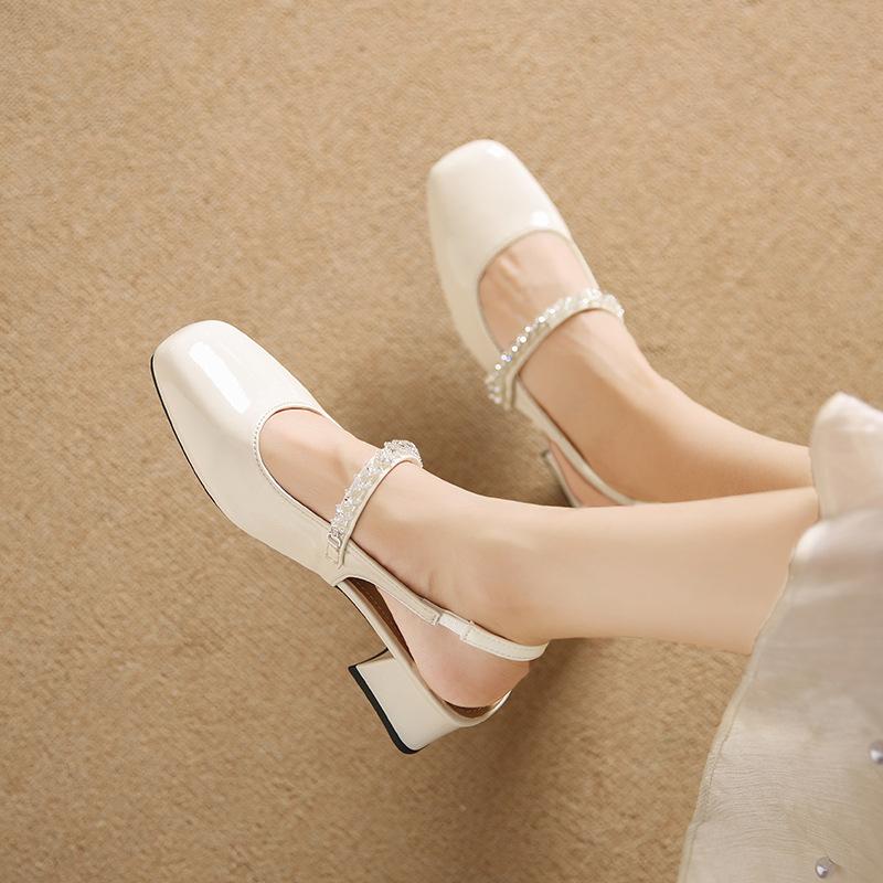 Französisch schöne silberne Tasche Kopf Sandalen Damen 2025 neu Sommer High Heels mit Rock Strass dicker Absatz einzelne Schuhe