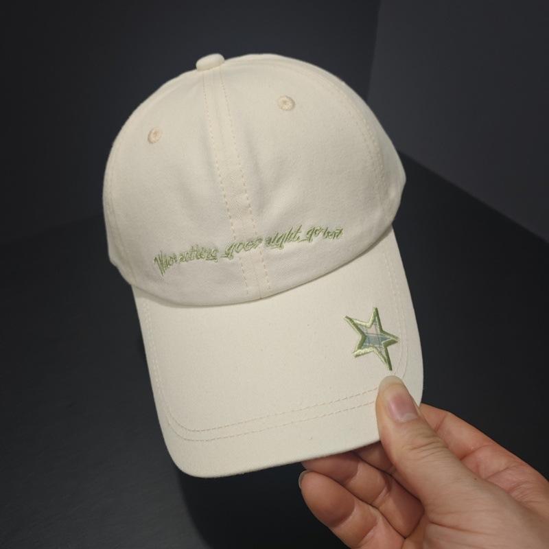 South Korea's new star letter embroidered baseball cap for women with a small face and a versatile sunshade cap for men