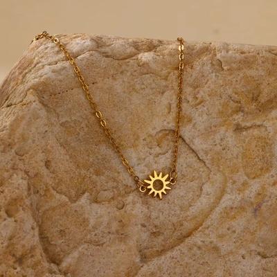 Einfache und vielseitige Sonnenblumen-Schlüsselbeinkette Titanstahl K-Gold nicht anlaufende Halskette Schmuck