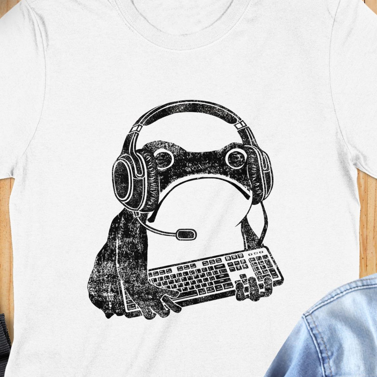 Gamer Frog T-Shirt | Funny Gaming Frog Tee | Headset Keyboard Streamer Shirt | Sad Frog Gamer Gift | Unique PC Gaming Aesthetic Unisex Shirt M