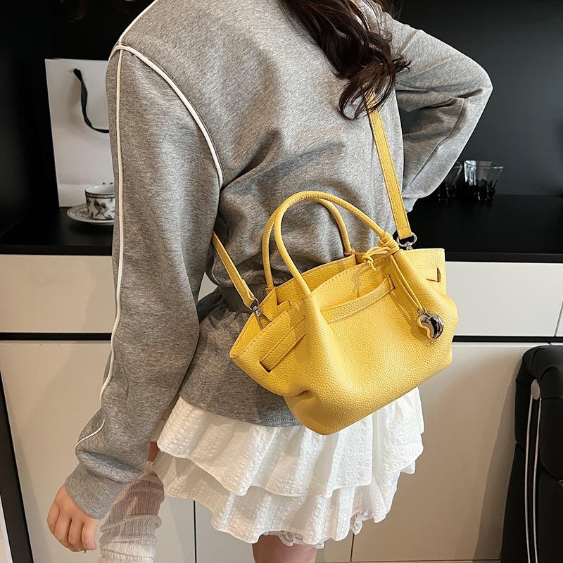 Retro Portable Bucket Bag Women's Spring New Light Luxury High Texture Casual Shoulder Messenger Bag