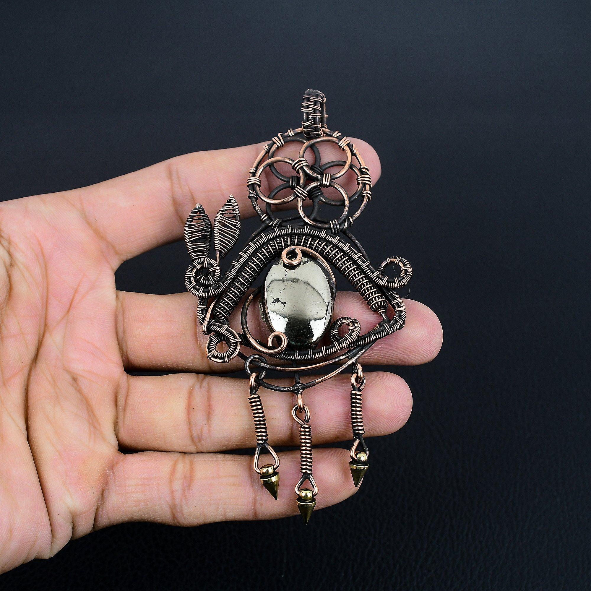 

Золотой кулон из пирита апачей, украшение, обернутое медной проволокой 999 пробы, кулон с драгоценным камнем, подарок для нее, изящное украшение ручной работы 2.55 Inches