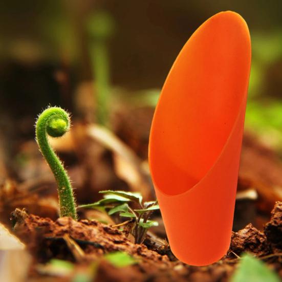 6 Pcs Gardening Soil Scoops Mini Potting Scoops Funnel Design Transplanting Scoops Garden Shovels for Succulents Flowers