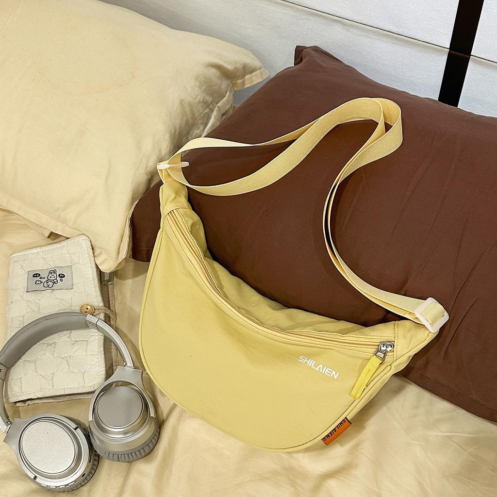 Bag Women'S Autumn And Winter Super Fire Commuter Dumpling Bag Student Fashion Versatile One Shoulder Crossbody Niche Design
