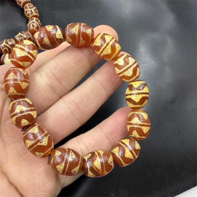 Vintage Red Agate God of Wealth Bracelet with Black and White Noble Agate