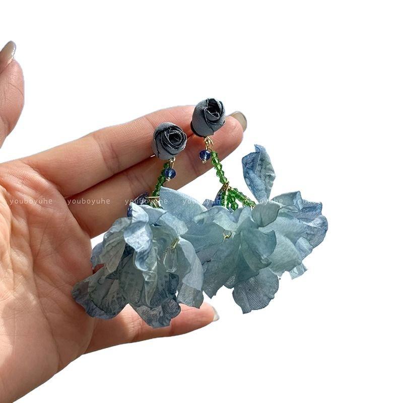 Holiday-style Sweet Flower Earrings for Women, A Small and Unique Design with Beaded Ear Studs, Beach-style Earrings