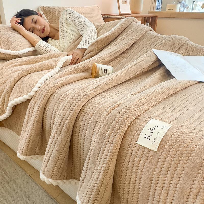 A-grade jacquard plush blanket, solid color twisted flower wrapped plush blanket, office nap sofa blanket
