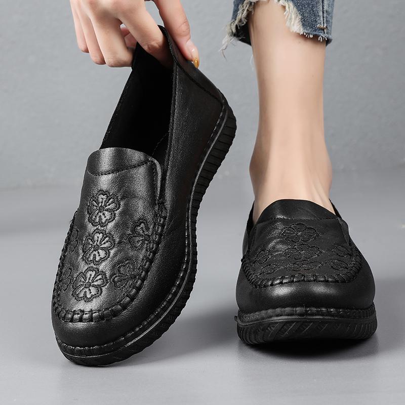 New style ladies loafers, simple and classic mom shoes, ladies leather flat shoes, anti-slip and comfortable soft materials