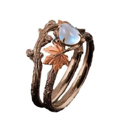 Vintage Maple Leaf Ring Elegant Double Layer Antique Jewelry for Ladies Perfect for Holiday Parties and Daily Wear