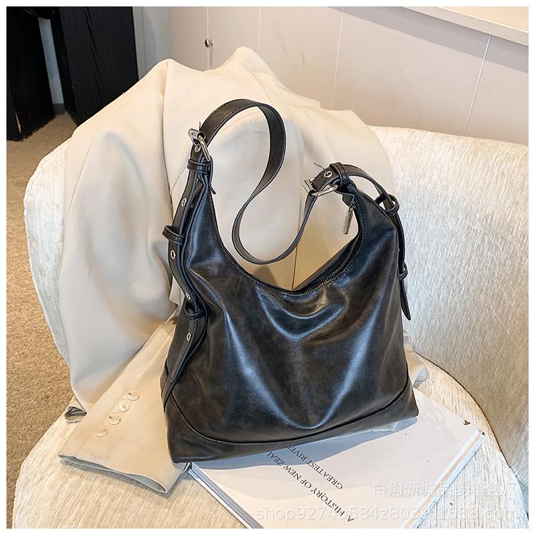 Retro Large-capacity Bag Women's 2025 Autumn and Winter New High-end Texture Bucket Bag Fashion Shoulder Bag Messenger Bag