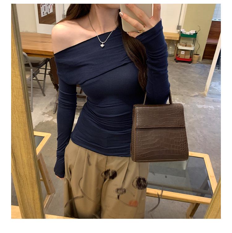 2026 Autumn Off-Shoulder Long-Sleeve Korean Style T-shirt for Women - Simple and Elegant