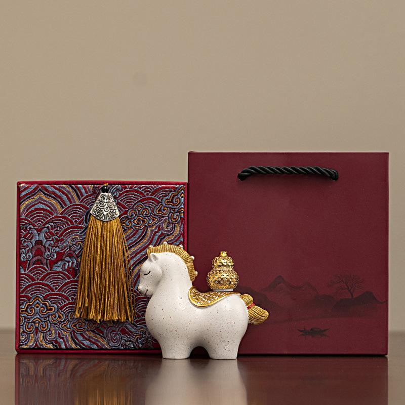 Horse Ornament for Prosperity, Handcrafted Resin Table Décor with Spinnable Gold Ingots and Gourds, Fortunate Feng Shui Present