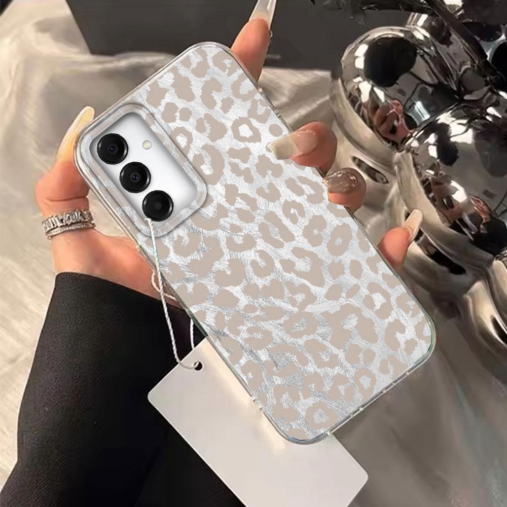 Vintage Black Leopard Women Phone Case for Samsung Galaxy A55 A07 A17 A56 A36 A26 A16 A53 A06 A14 A24 A34 A54 A15 A12 A22 Cover