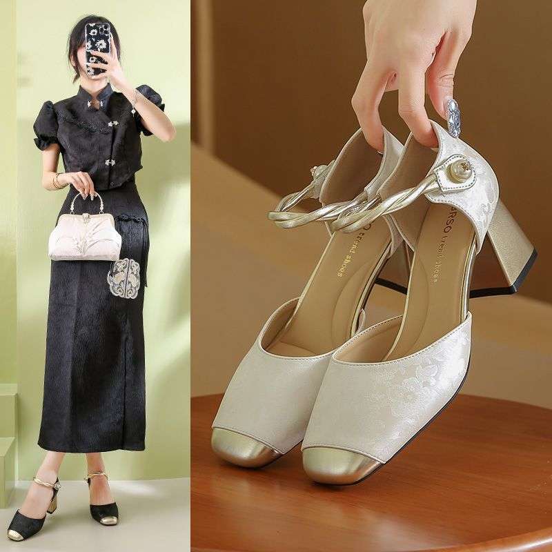 Französische Temperament-Sandalen Damen Sommerbekleidung 2025 neu exquisit hochwertiger Sinn für nationalen Stil neue chinesische Taschenkopf-High Heels