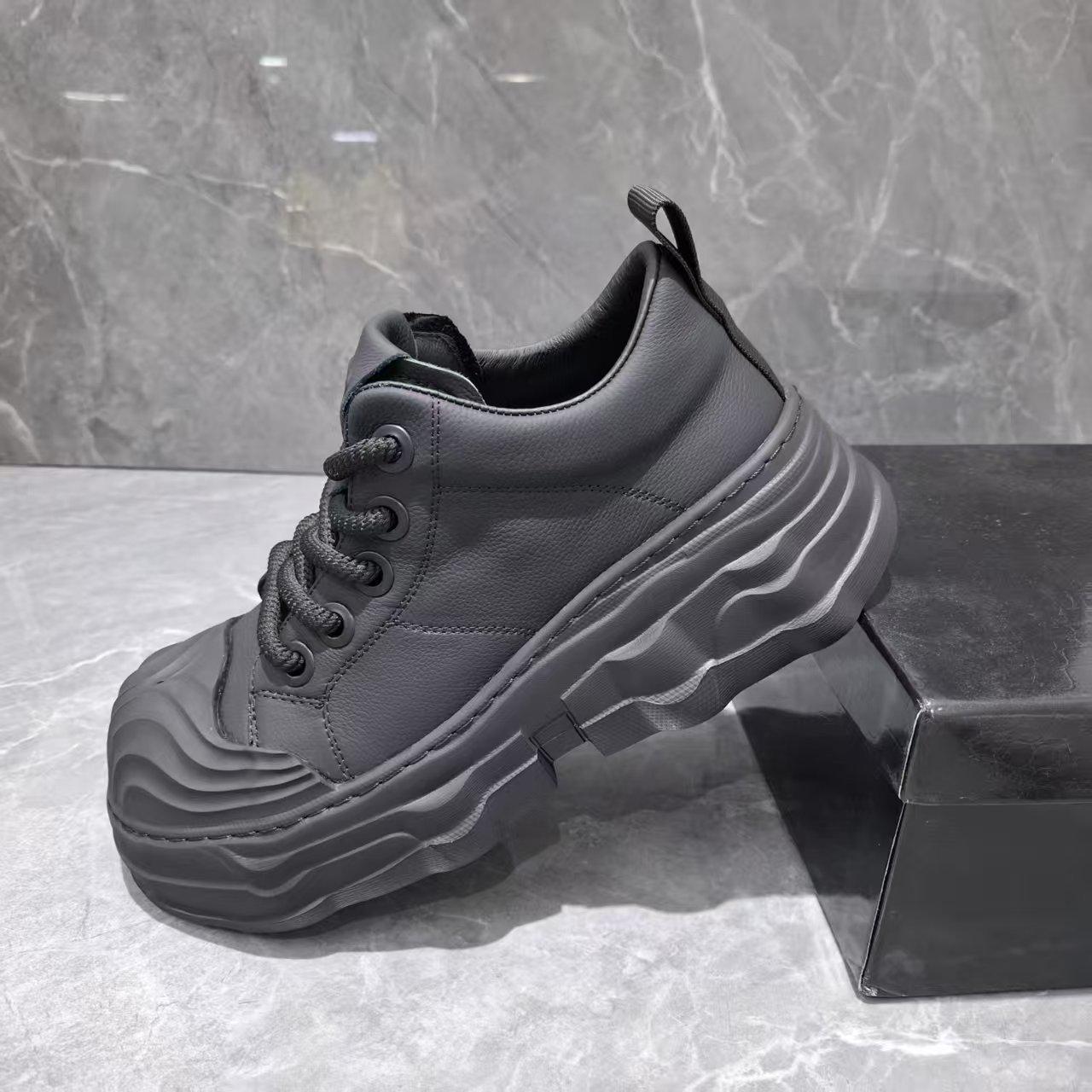 

Мужские модные белые парусиновые кроссовки - Осенние дышащие, универсальные, удобные, повседневные спортивные туфли на толстой подошве для студентов. Size 41 чёрный