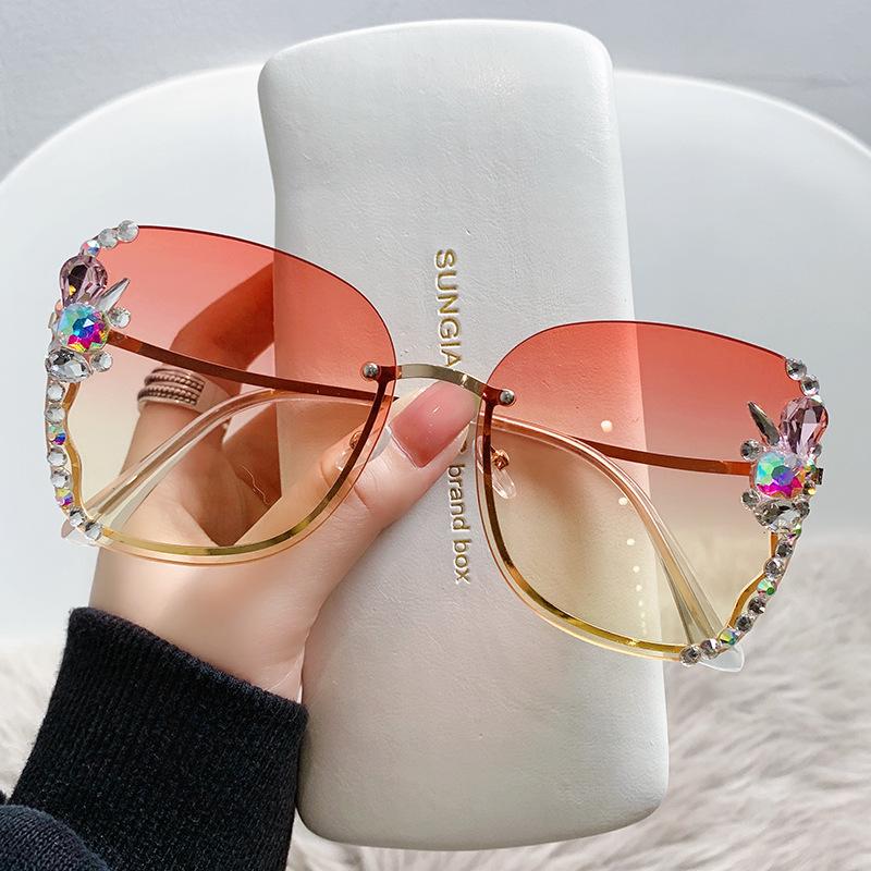 Occhiali da Sole Intarsiati di Diamanti per Donna Occhiali UV Viso Rotondo Protezione Solare Moda Guida Occhiali da Donna