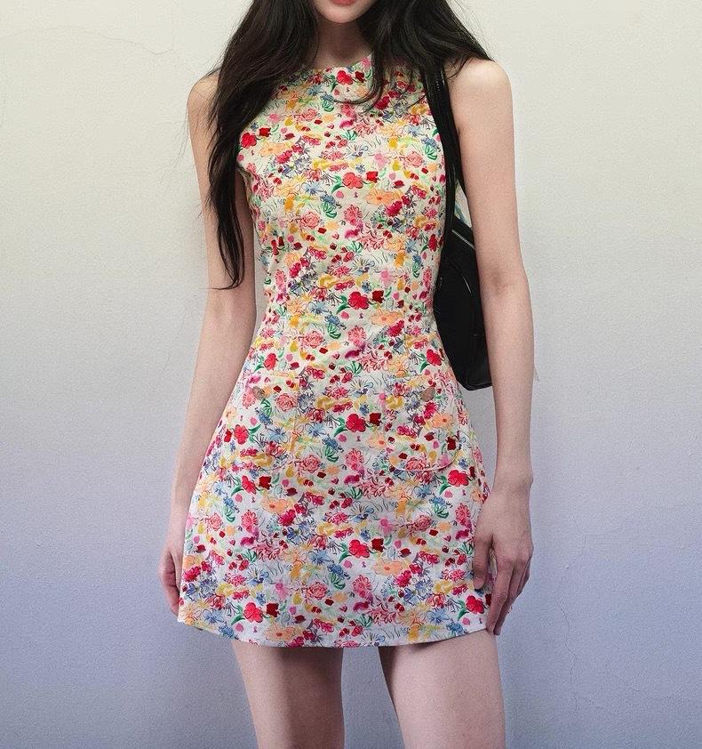 

Hot summer red small floral vest dress women s summer round neck slim waist sleeveless short skirt L