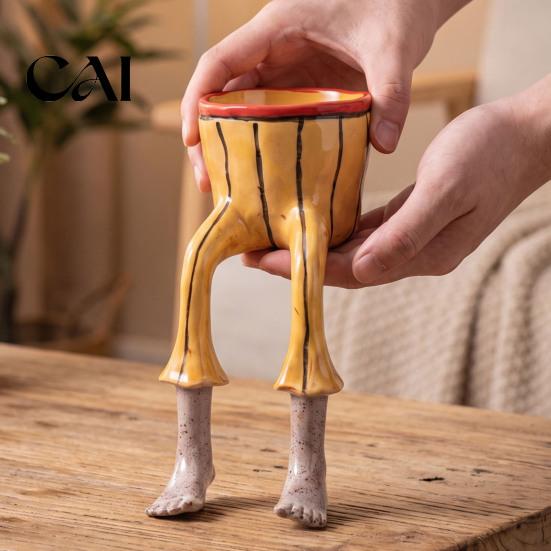 Fioriera Decorativa Seduta a Forma Umana in Resina, Fioriera Creativa con Gambe, Gambuta per Vaso Pianta Piccola da Interno, Succulente e Piante da Casa