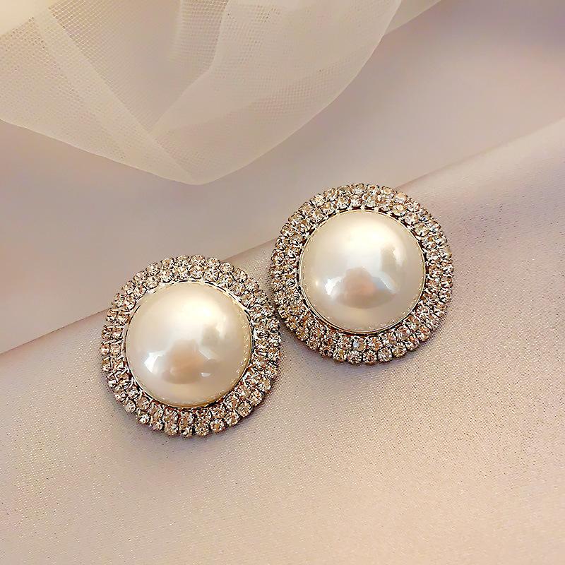 Light Luxury Pearl Stud Earrings Celebrity Temperament Flower Earrings Elegant High-end Earrings