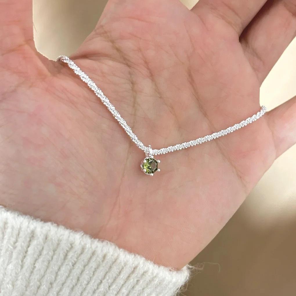 

Зеленое бриллиантовое сверкающее ожерелье женский нишевый дизайн высококлассная легкая роскошь цирконовая подвеска цепочка для ключицы ювелирные изделия