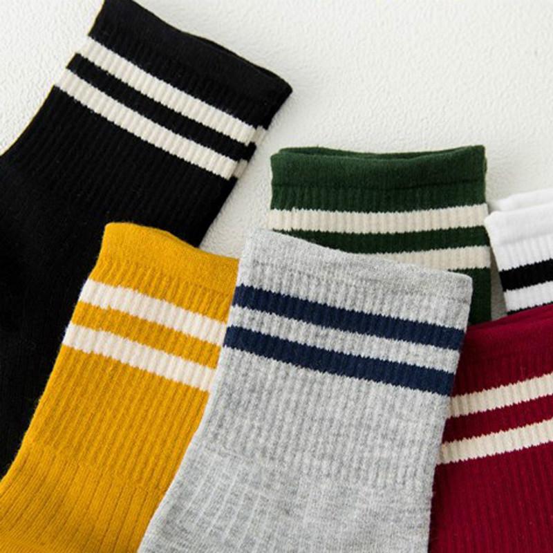 Bequeme Socken für Herbst und Winter, zwei Stangenstrümpfe für Damen, Unisex, gestreift, atmungsaktiv, Skateboard-Socken für Damen