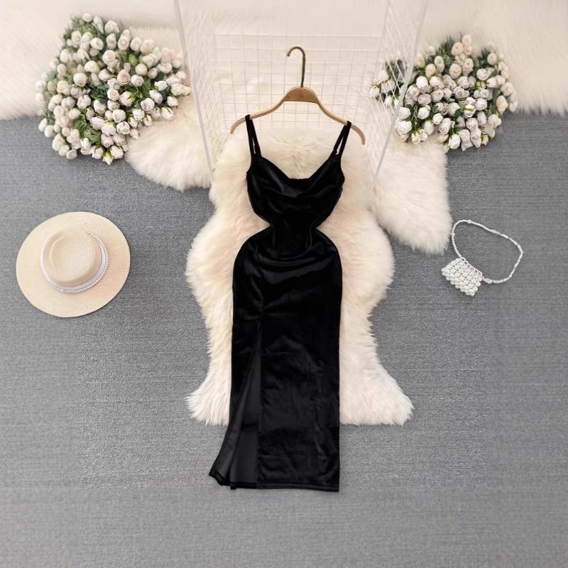 Women's Halter Dress New Senior Sense of Waist Slimming Mid-length Version of The Split Velvet Hip Dresses