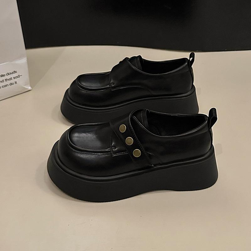 

Loafers women s 2025 new autumn super fire commuting fashion small man thick sole British style trend small leather shoes 40 чорний