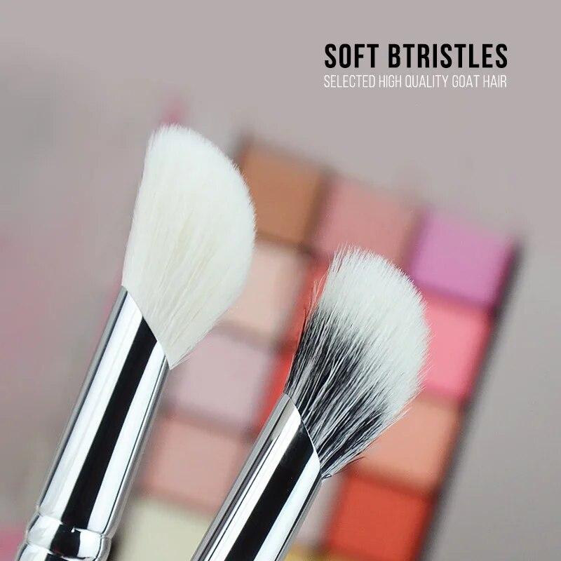 Slanted Cheek Blush Powder Highlight Makeup Brush Soft Goat Hair Cosmetic Tool Medium-sized Multi-purpose for Sculpting