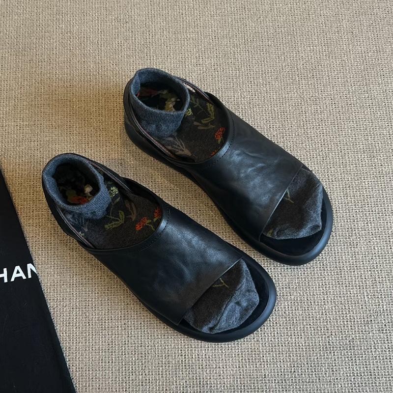 

Версия из овчины~ нишевый дизайнерский сенс ретро полые сандалии с открытым носком женские повседневные универсальные на плоской подошве с задним ремешком римские туфли 40 чёрный