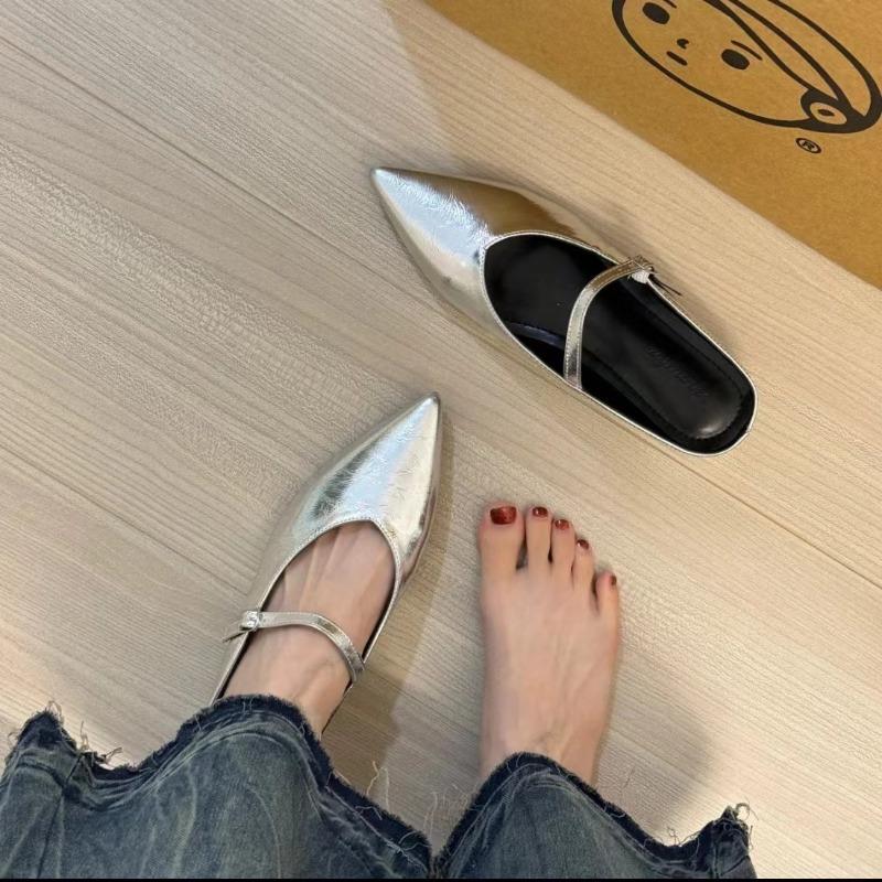 Innere Höhenzunahme Kleine Tasche Kopf Halbschuhe Damen neue Sommer Ein-Pedal flache spitze Einzelschuhe