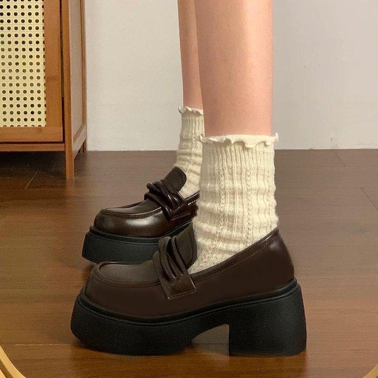 

Модные универсальные и удобные женские осенние новые нескользящие увеличивающие рост туфли из маленькой кожи 40 коричневый