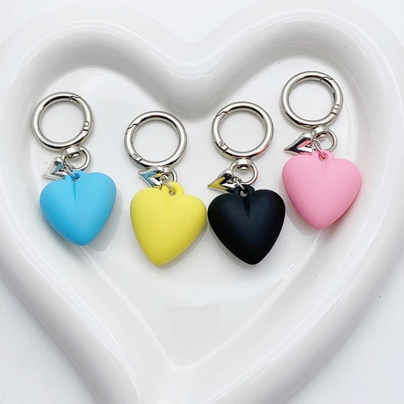Stylish Love Heart Keychain Eye Catching Key Chain Bag Charm Decorations Fashionable Metal Pendant for Backpacks