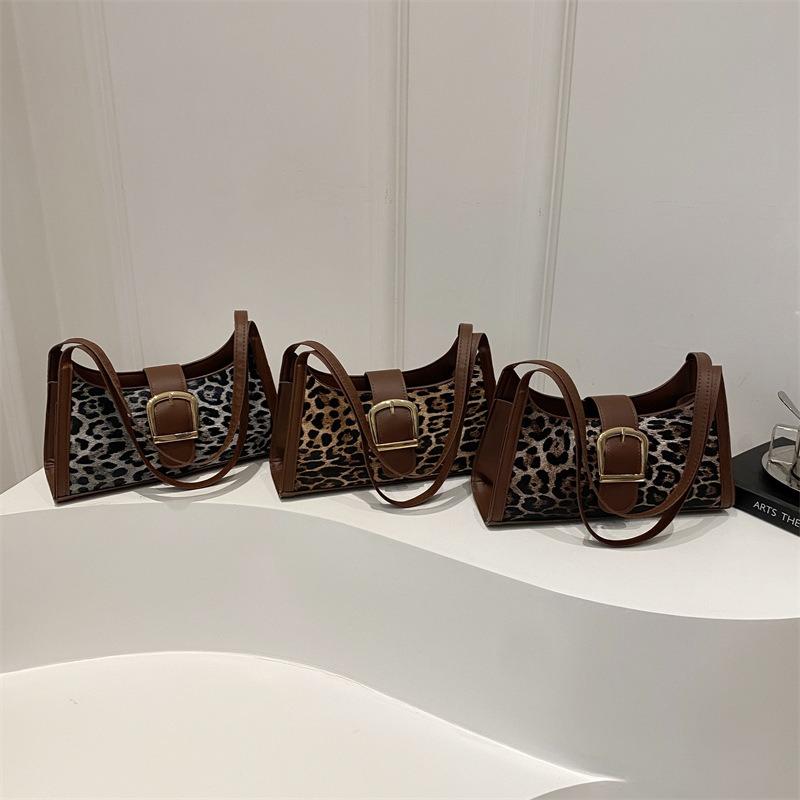 New Fashion Trend Leopard Print Shoulder Bag Temperament High-end Texture Versatile Commuter Underarm Bag Women's Bag