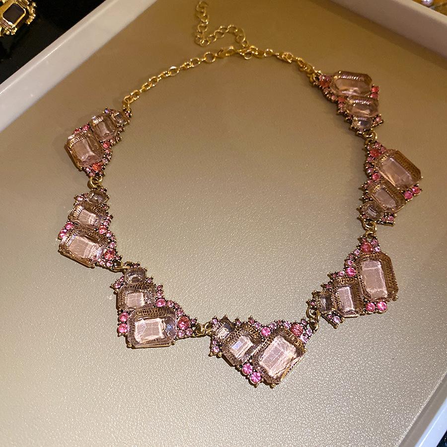 Gilded Geometric Cubic Zirconia Necklace: Elegant, Court-Style Clavicle Chain for Women