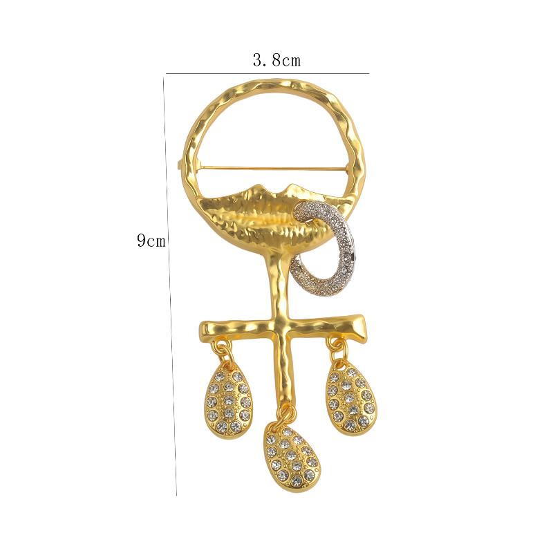 Retro Baroque Style Gold Eye Brooch Long Pearl Tassels Vintage Women Lapel Pin for Bridesmaid Dress Decor Nice Gift