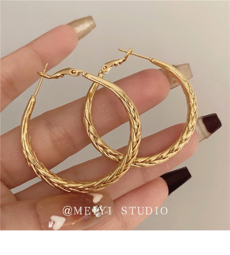 French Retro Metal Ear Cuffs: Elegant Woven Texture, High-End European & American Style