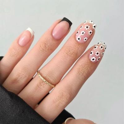 24 Parça Kısa Takma Çivi Basmalı Çiviler Glitter Manikür Tırnak Yamaları 10ml