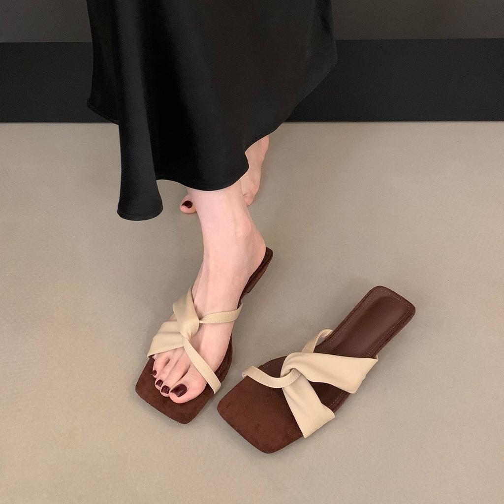 French niche design thick heel cool slippers women's outer wear 2025 summer new square head open toe middle heel sandals
