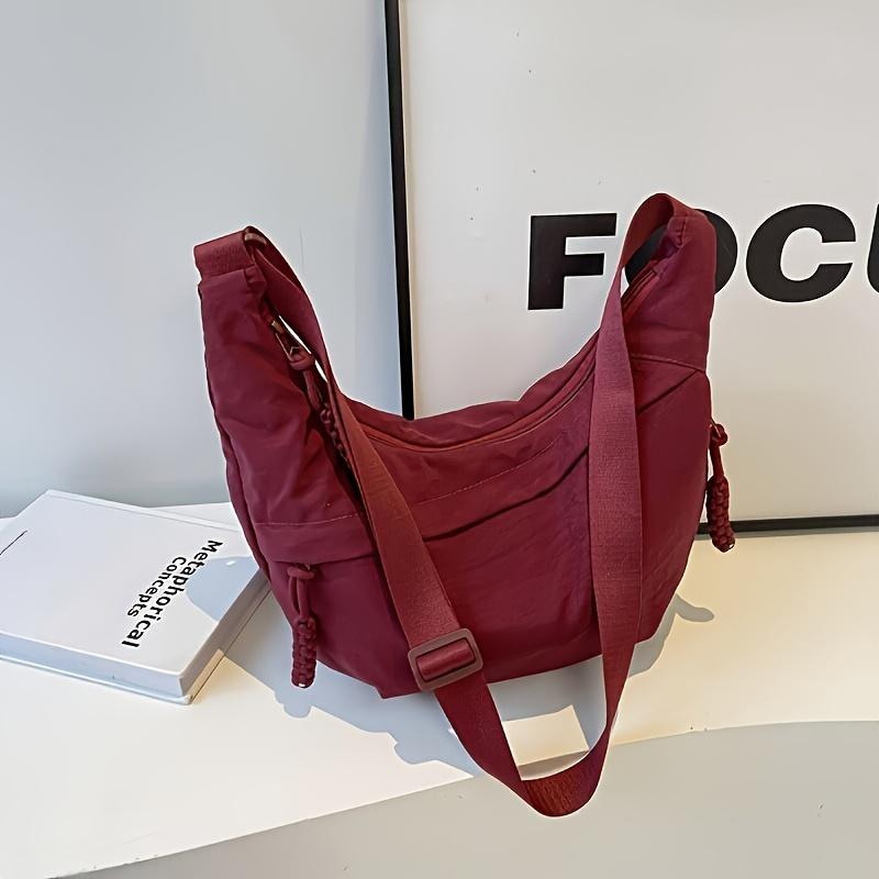 

Lightweight Nylon Crossbody Bag Large Capacity Half Moon Shoulder Bag with Adjustable Strap & Multiple Zip Compartments Casual Style for Daily Use красный