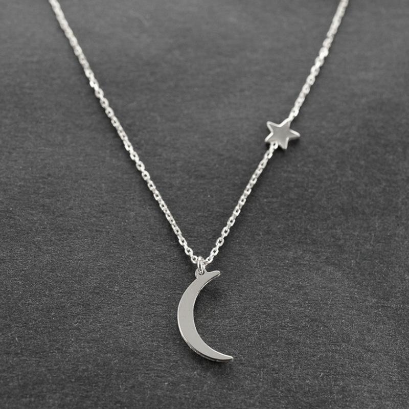 Korean version ins simple and versatile fashion women's short collarbone chain direct supply, copper moon star pendant necklace