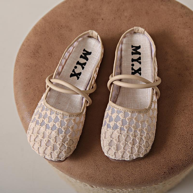 

Нове жіноче взуття 2024 року. Жіноча модна підошва. Вінтажні британські оксфордські лофери. Зручні повсякденні туфлі. Золотий логотип. 40 дубильна кора