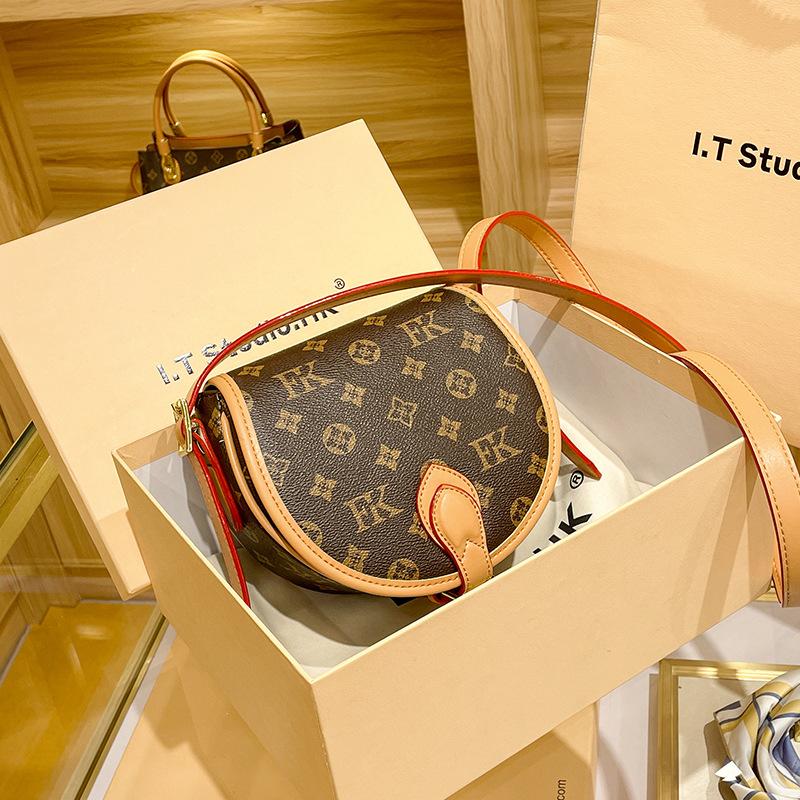 Unique Design Genuine Leather Women's Bag, Semi-circular Saddle Bag, Versatile Women's One Shoulder Crossbody Bag, New Small Bag