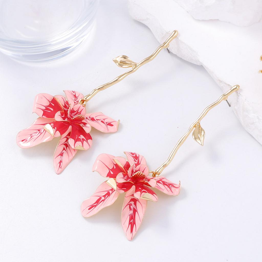 Exaggerated Fashion Metal Flower Decoration Stem Earrings Versatile Temperament Holiday Style Long Women's Earrings