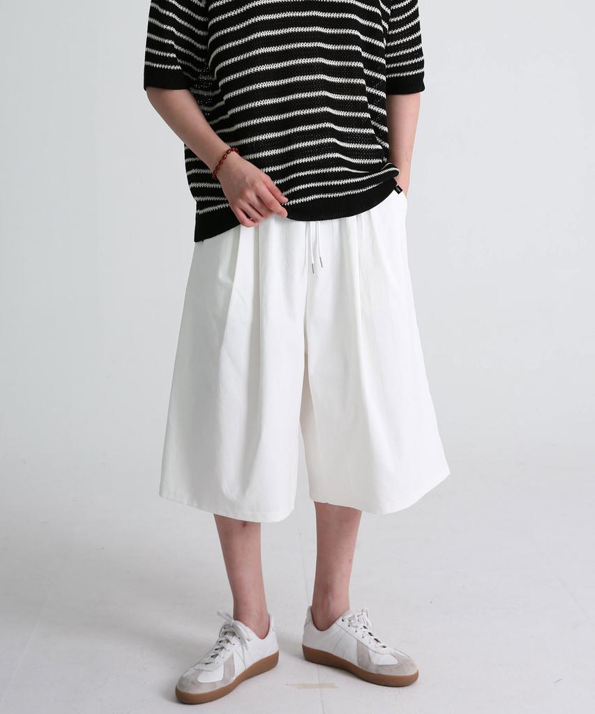 UMM City Boy Double-Pleated Bermuda Banding Pants White