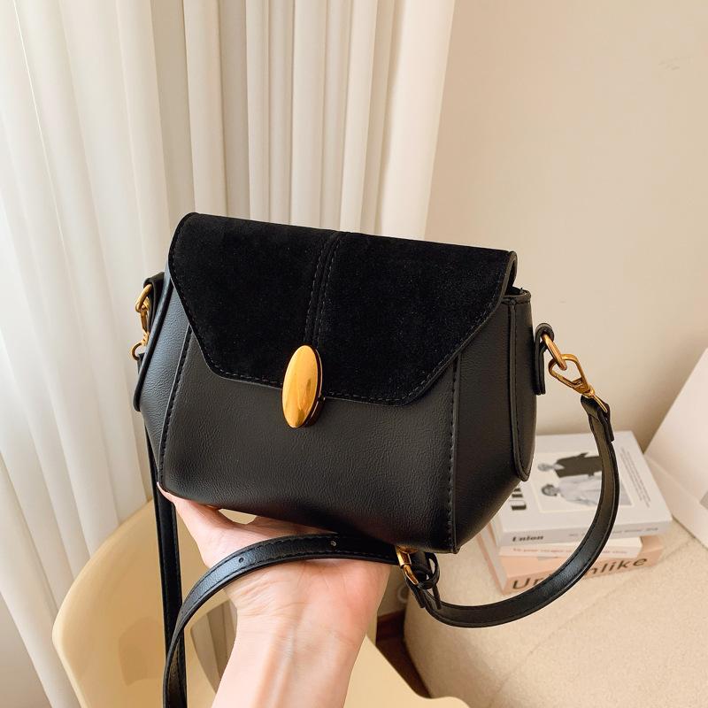 Niche underarm bag women's 2025 new trendy foreign fashion ins fashion shoulder bag beautiful retro oblique span bag